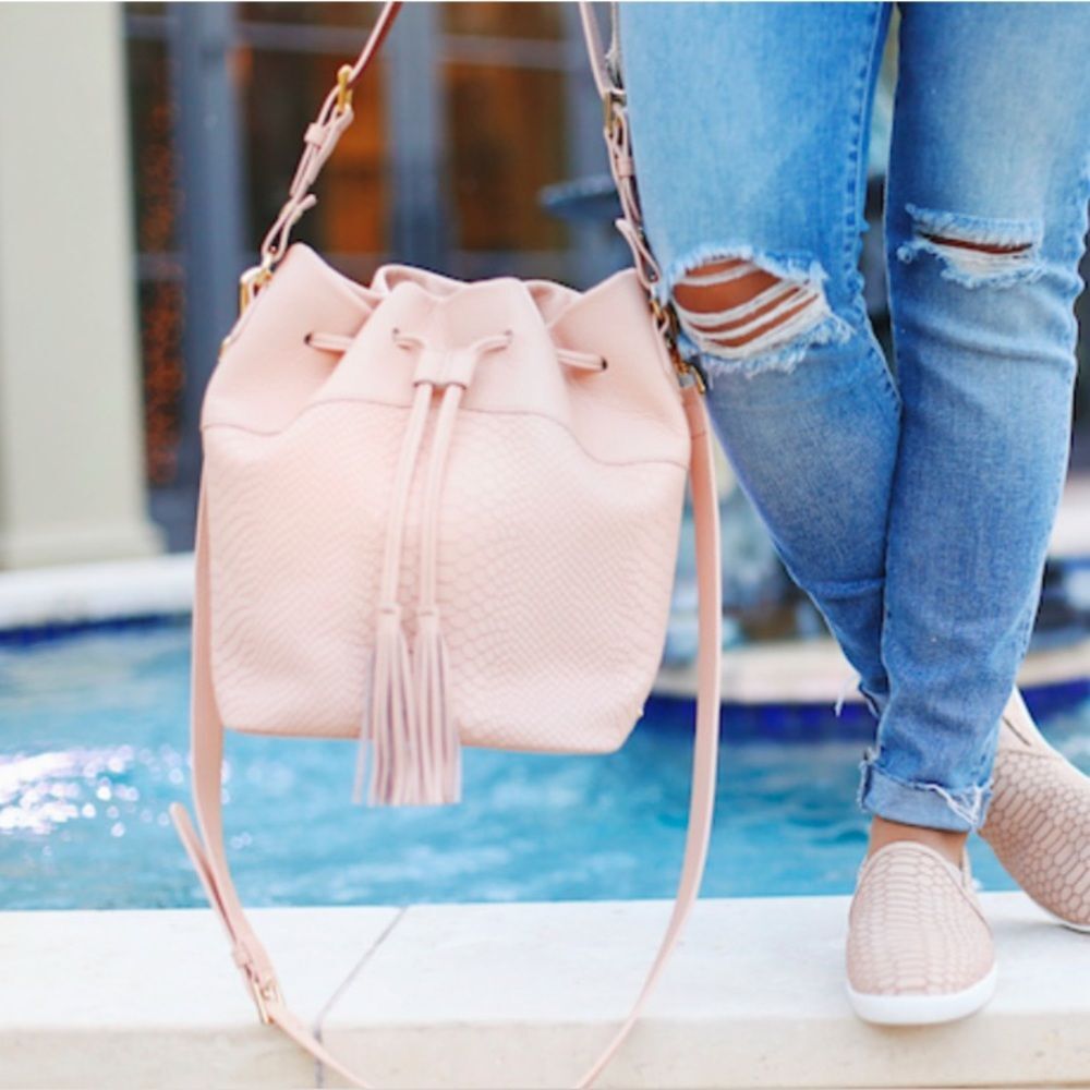 Gigi New York Jenn Tassel Bucket Bag Shoulder Crossbody - Picture 4 of 9